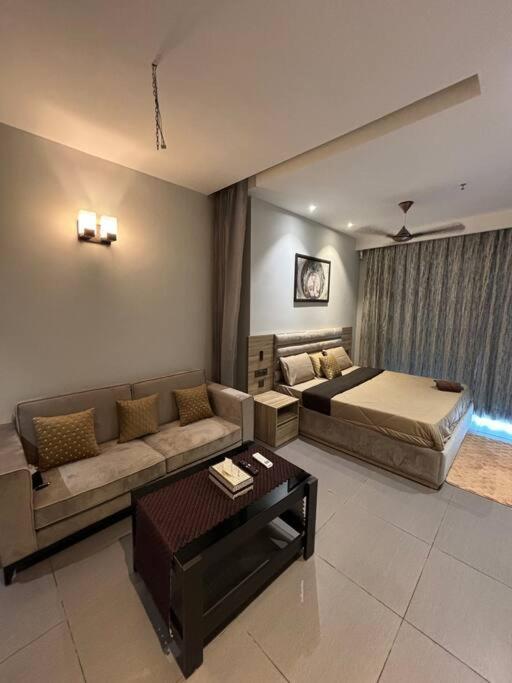 Countryside Luxury Suites - Supernova Noida New Delhi Eksteriør bilde