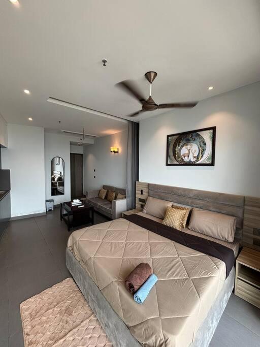 Countryside Luxury Suites - Supernova Noida New Delhi Eksteriør bilde