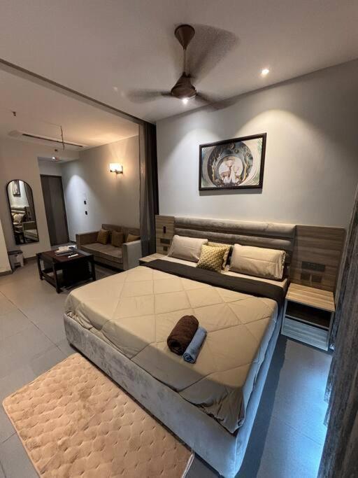 Countryside Luxury Suites - Supernova Noida New Delhi Eksteriør bilde