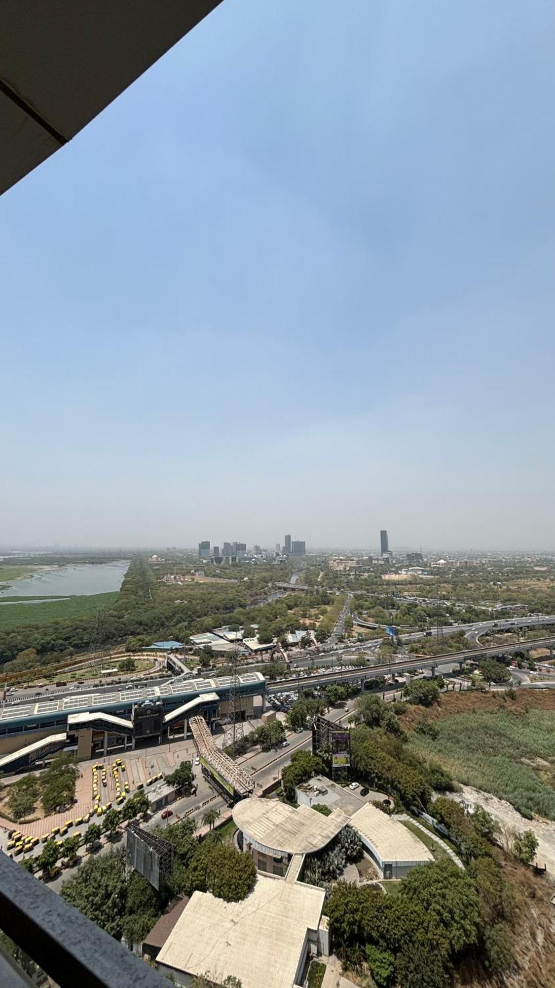 Countryside Luxury Suites - Supernova Noida New Delhi Eksteriør bilde